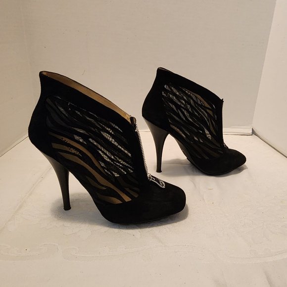 Size 10 M Michal by Miachael Kors Suede and Mesh Zebra Stripes Heel Booties - Picture 2 of 10